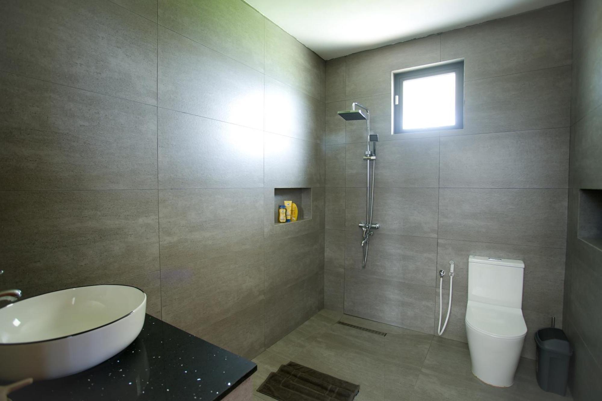 4 King Size Bed With Pool & Bbq * Grand Bay