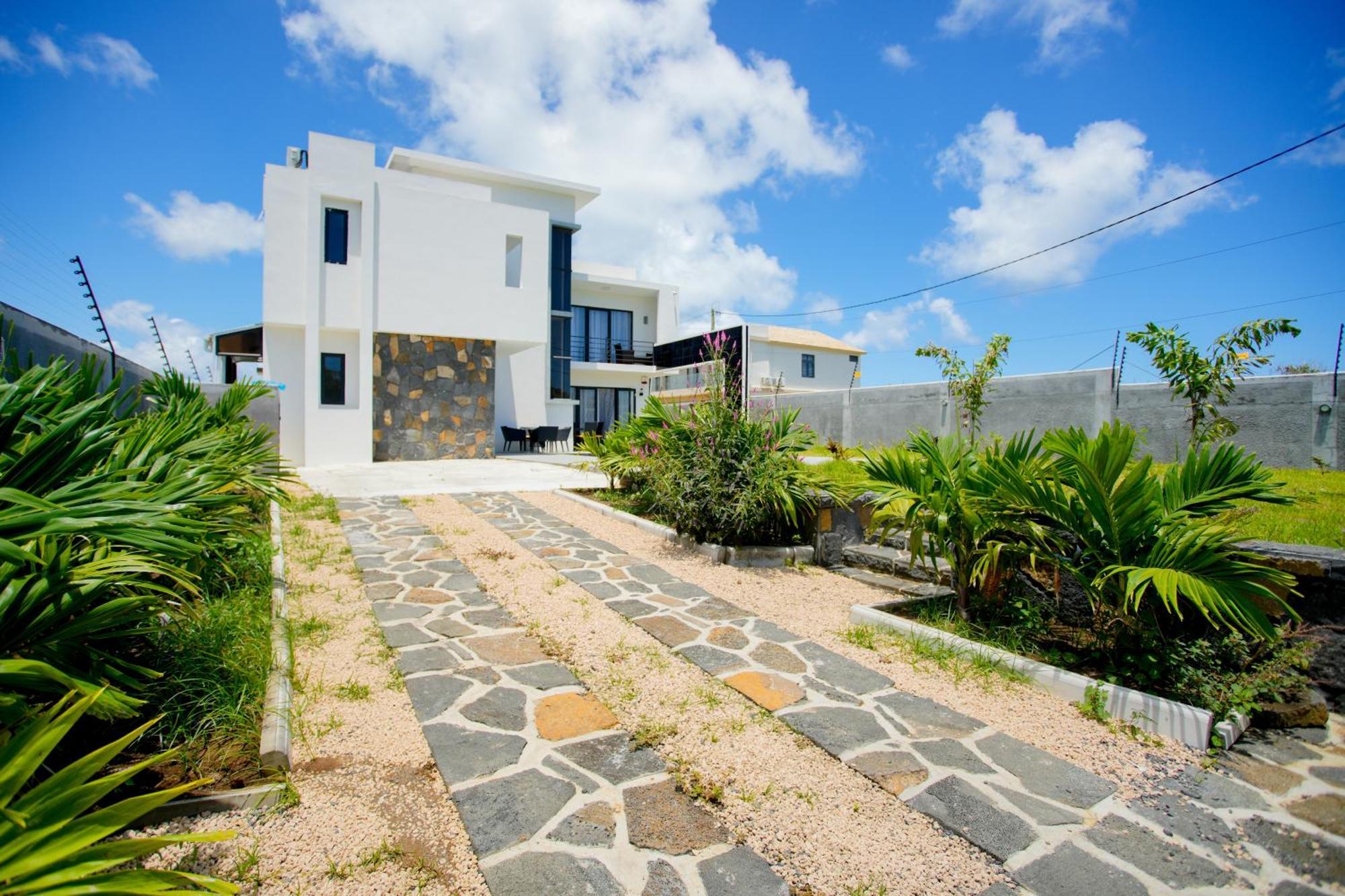 4 King Size Bed With Pool & Bbq Vila *